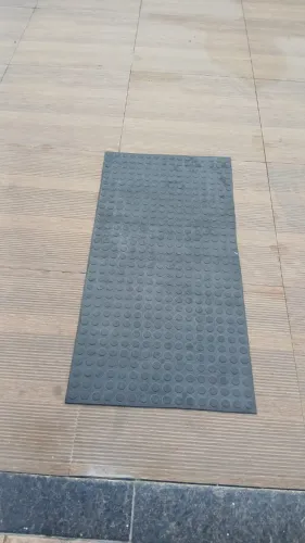 PISO DE BORRACHA MEDIDA 1.00 X 0,50 TIPO MOEDA - (25 PECAS)