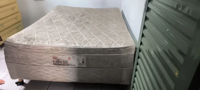 Cama de casal para reforma.