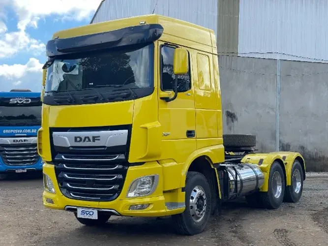 CAMINHÃO DAF XF 530 6X4 ANO 2021 - 397 MIL KM - PARALAMAS PERSONALIZADO + 10 PNEUS NOVOS