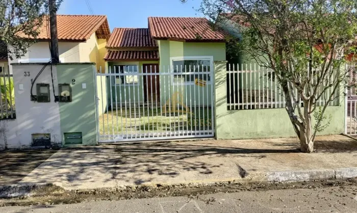 Casa no Village em Porto Real com 2 quartos, sendo um suíte, sala, cozinha, banheiro, gara