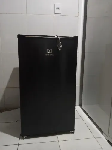 Frigobar Eletrolux 90 L
