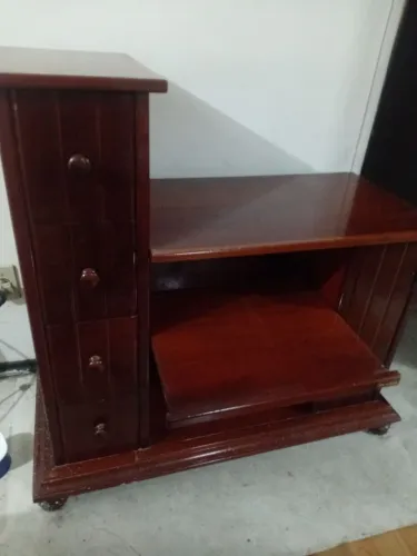 Mesa para vários fins.