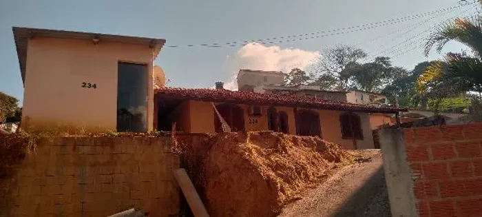 Imóvel com potencial  Casa no Jaguara, Sao Jose do Vale do Rio Preto - RJ, Nº 234, 2 quart