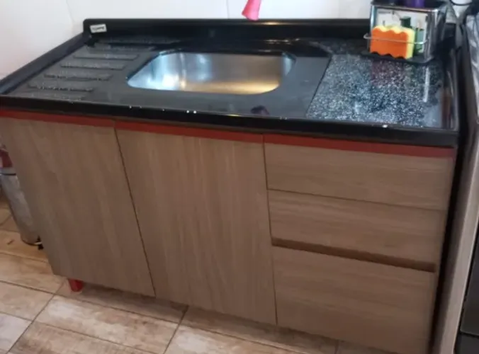 Conjunto Cozinha (balcão c/ pia, cuba de pedra e 2 armários aéreos)