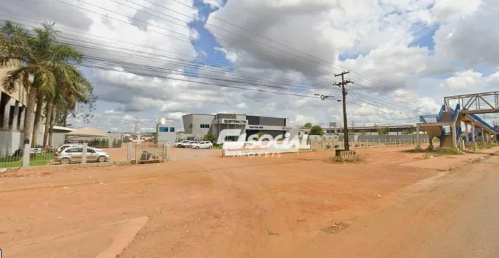 Prédio comercial com amplo galpão e pátio de manobras, Rua da Beira, B: Roque
