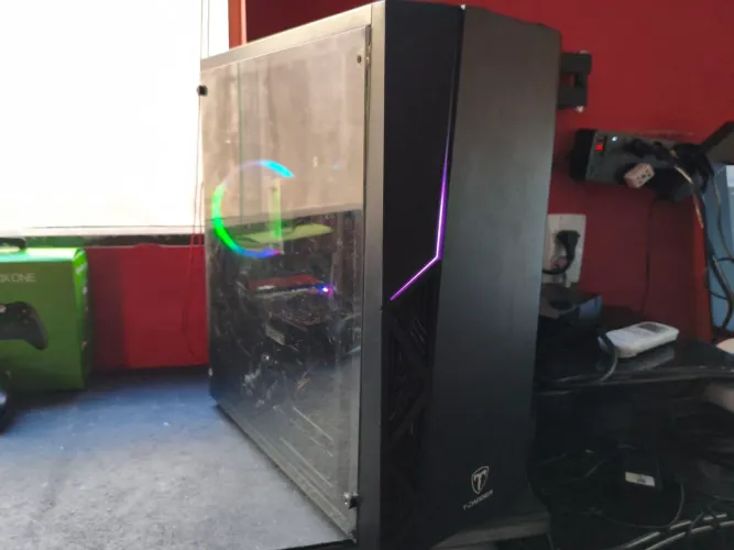 Pc gamer rx580 8gb I3 8 GERAÇÃO vendo/troco