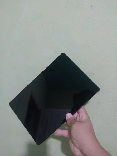 Tablet semi novo em perfeito estado por 750