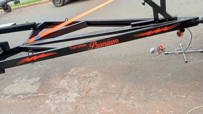 Carretinha pra lancha canoa etc, pra até 2500kg trucada, personalizada Aparti de $10,900 C