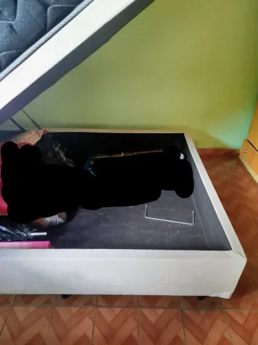 Vendo cama box casal baú com cabeceira estofada 