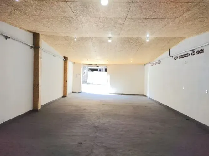 Ampla Sala Comercial com 112m² no Bairro das Nações - BC