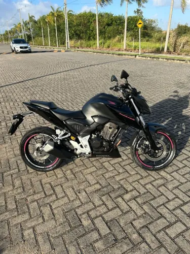 VENDO OU TROCO CB TWISTER 300F 2023