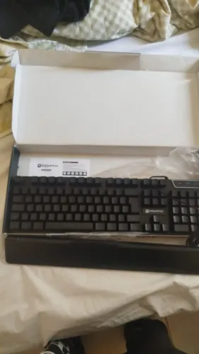 Teclado inovattio NOVO rgb com apoio para pulsos