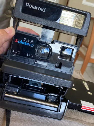 Máquina POLAROIDE 636