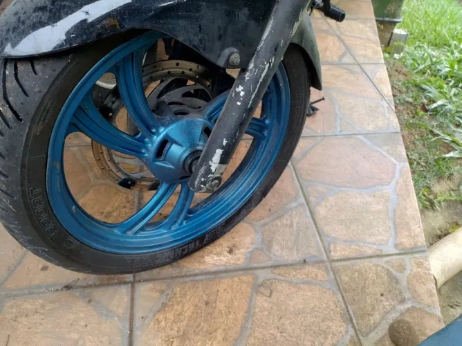 Jogo de rodas Yamaha Fazer 250 2005 até 2010, perfeitas para uso.