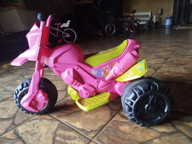 Moto elétrica infantil bandeirantes menina