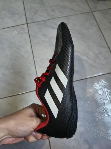 Chuteira Adidas nova