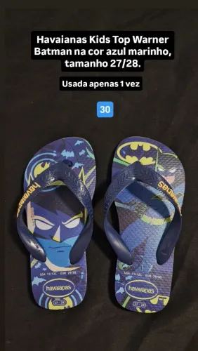Havaianas Kids Top Warner Havaianas Batman na cor azul marinho, tamanho 27/28.