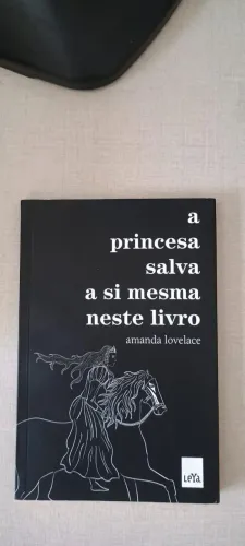 A Princesa Salva a Si Mesma Neste Livro