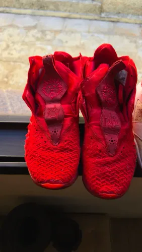 Nike LeBron 17 "Red Carpet"