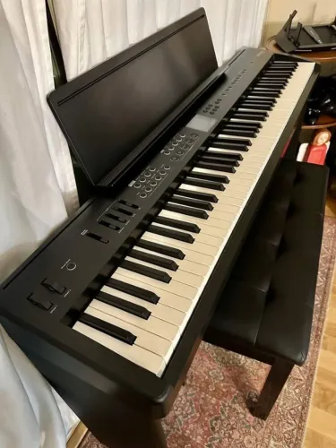 Piano digital Roland FP E50 
