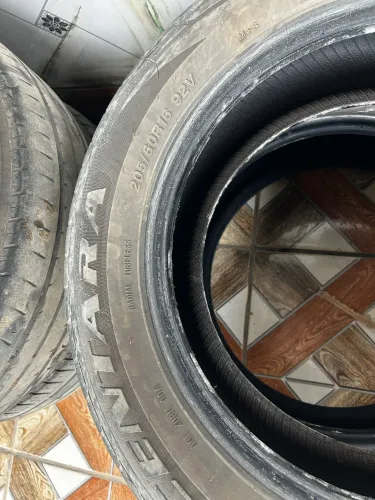 Jogo de Pneu 205/60 R16
