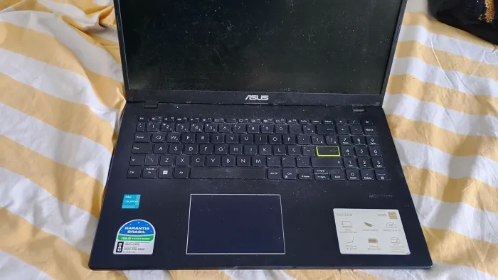 Vende-se laptop