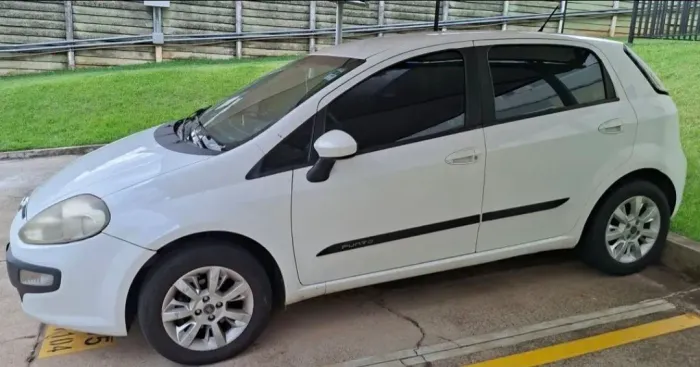 Fiat Punto Attractive 1.4 Fire Flex 8V 5P 2013