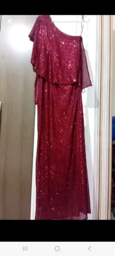 Vestido festa tam 44/46 bordado em lantejoulas, cor vermelho marsalla, estado de novo.