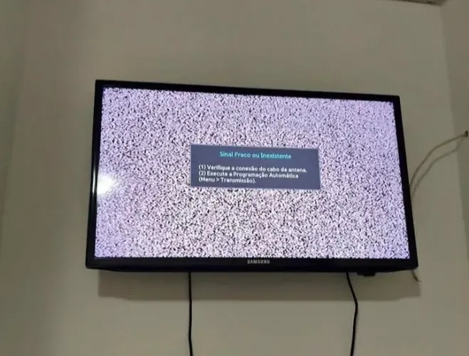 TV Samsung 32p Não é Smart