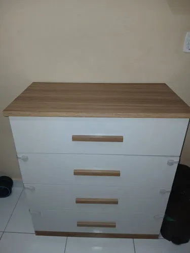 Cômoda 4 gavetas 