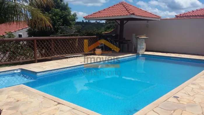 Chácara à venda em São Pedro-SP: 3 quartos, 1 suíte, 3 salas, 2 banheiros, 280m² de área!