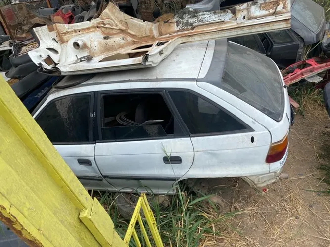Astra 1996 para retirada de peças