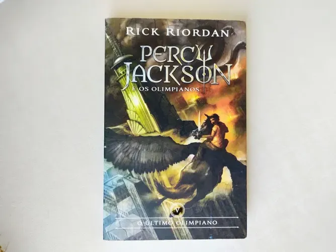 Livro Percy Jackson e os Olimpianos - O Último Olimpiano - volume V.