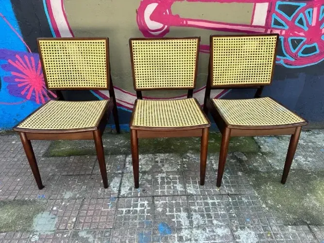 Trio De Cadeiras Em Imbuia Com Palha Sintética