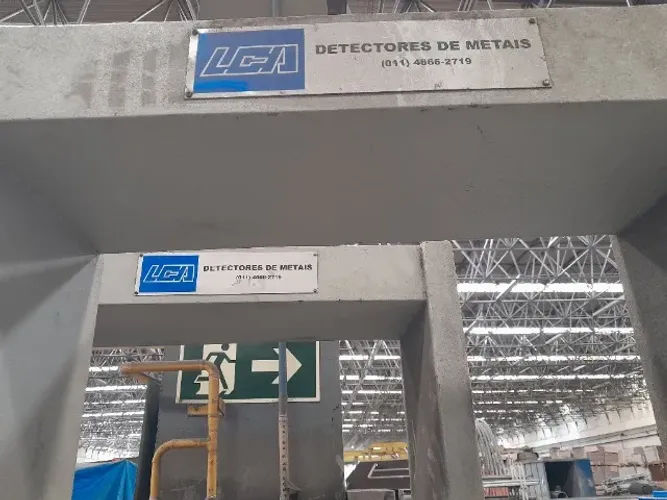 Detector de Metais Tipo Portal para Controle de Acesso entrada e saída 2 unidades - usado