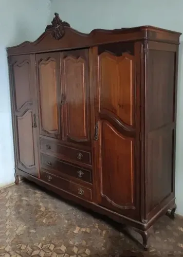 Guarda Roupa em Estilo Chipendelle