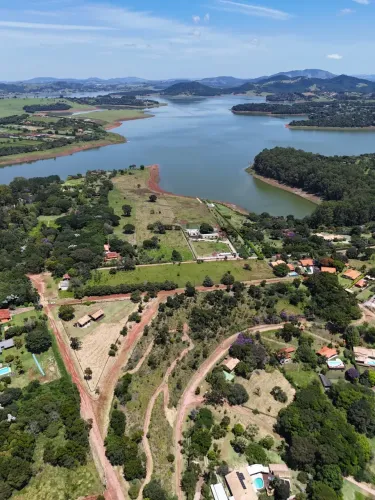 Lotes  de  1.000 m² em  Condomínio na Represa de  Piracaia - Parcelados