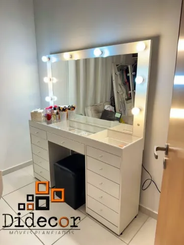 Camarim com 11 gavetas