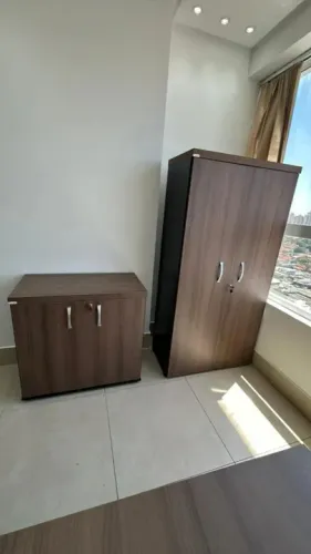Armário baixo e alto com prateleira interna