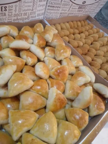 Salgados fritos, assados e mini pizza