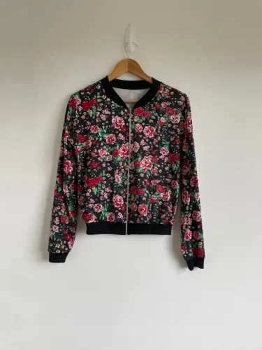 Jaqueta feminina tam P estampa floral