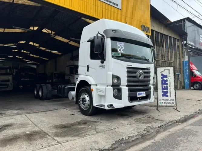 VW 24280 CRM 6X2 ANO 2022 UNICO DONO AUT + CAB LEITO + TETO ALTO