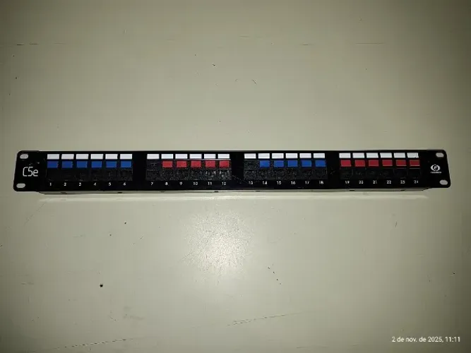 PATCH PANEL 24 PORTAS RJ45 CAT5e Azul/Vermelho - Furukawa