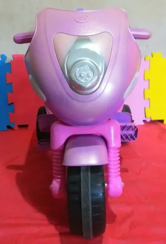 Triciclo Infantil Rosa - Calestica - Pedal, farol, cargo e musical.