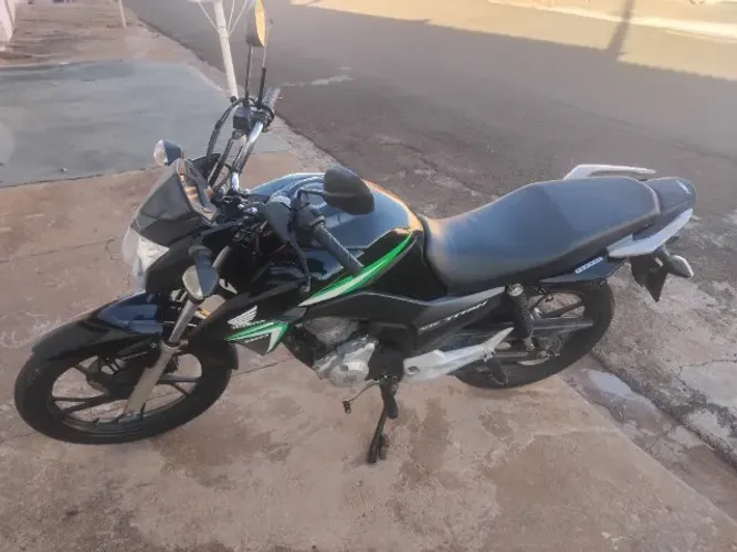 MOTO IMPECÁVEL, PRONTA PARA RODAR !