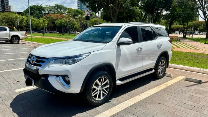 Toyota Hilux SW4 SR 4X2 2.7/ 2.7 Flex 16V Aut. 2017