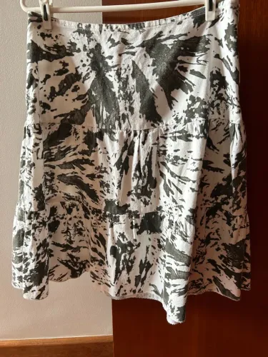 Saia estampada com camadas