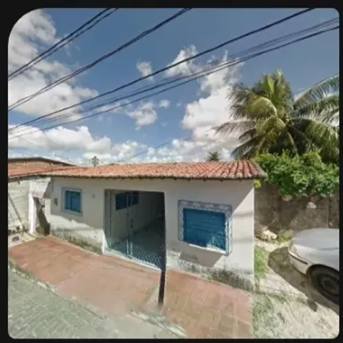 Casa 2/4,sala,cozinha, banheiro, garagem e quintal coberto 
