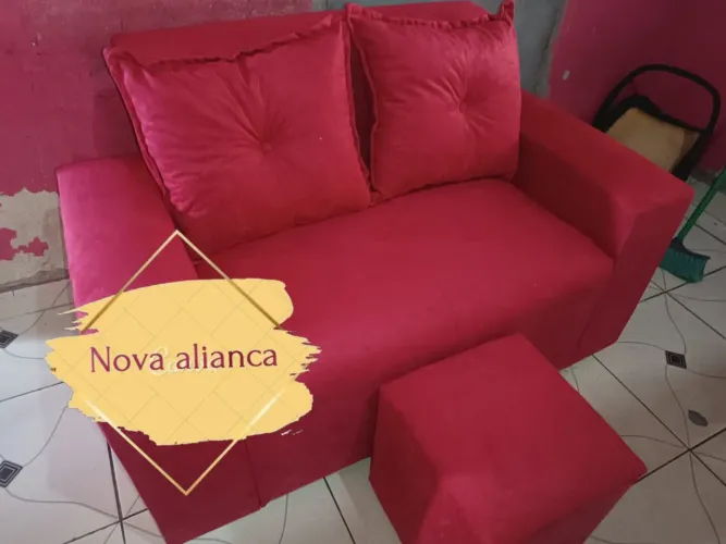 Sofá 2 lugares com puff