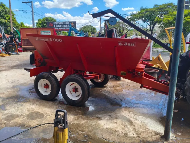 Calcareadeira Jan Lancer 5.500 Semi Nova!